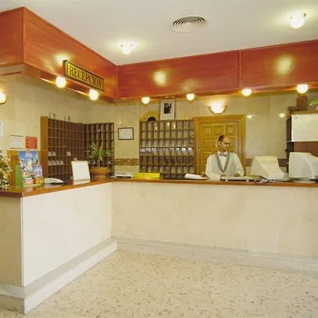 Kross Velazquez Hotel